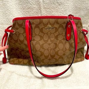 Authentic coach shoulder bag.